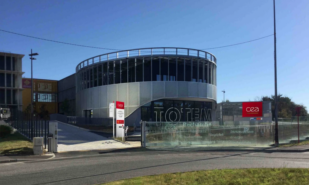 CEA Totem Bâtiment Autonome en énergie à Labège (31)